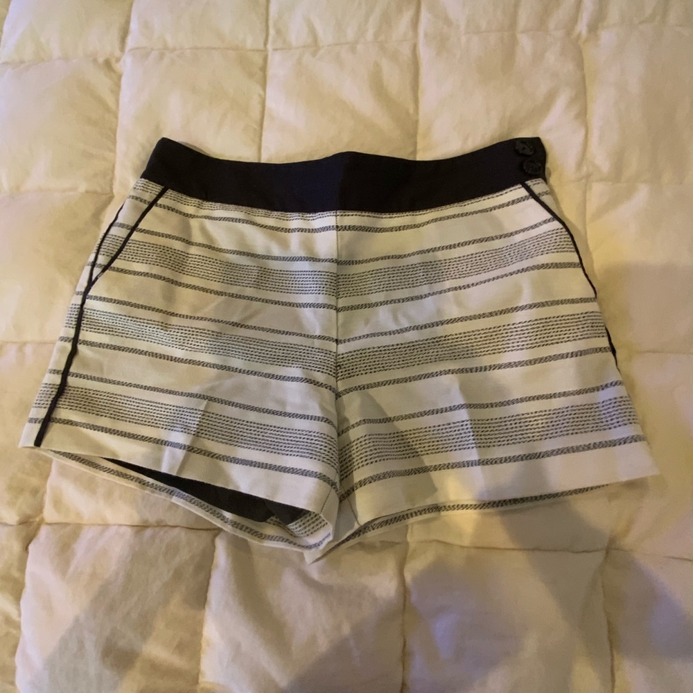 LOFT Black and White Striped High Waist Shorts Side Pockets And Zipper Size 6